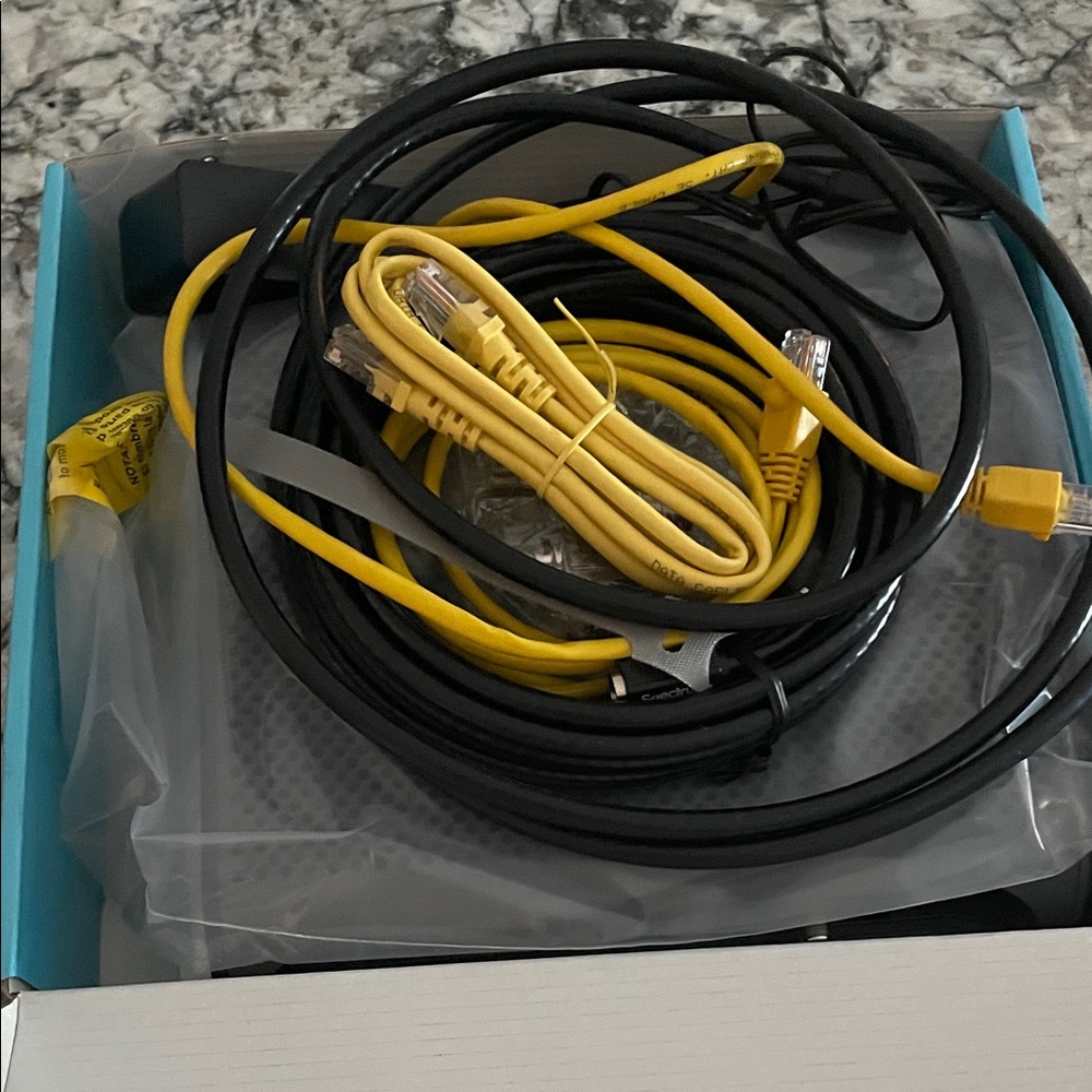 Motorola Cable Modem Plus AC1600 WiFi Router - Picture 2 of 5